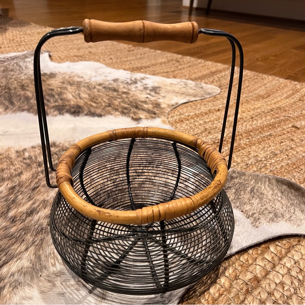 Rustic Wire Basket with Wooden Handle